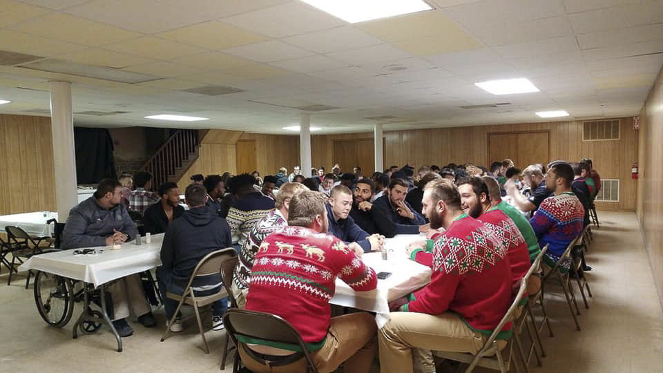 Elks Lodge members feed Bearcats a Thanksgiving meal